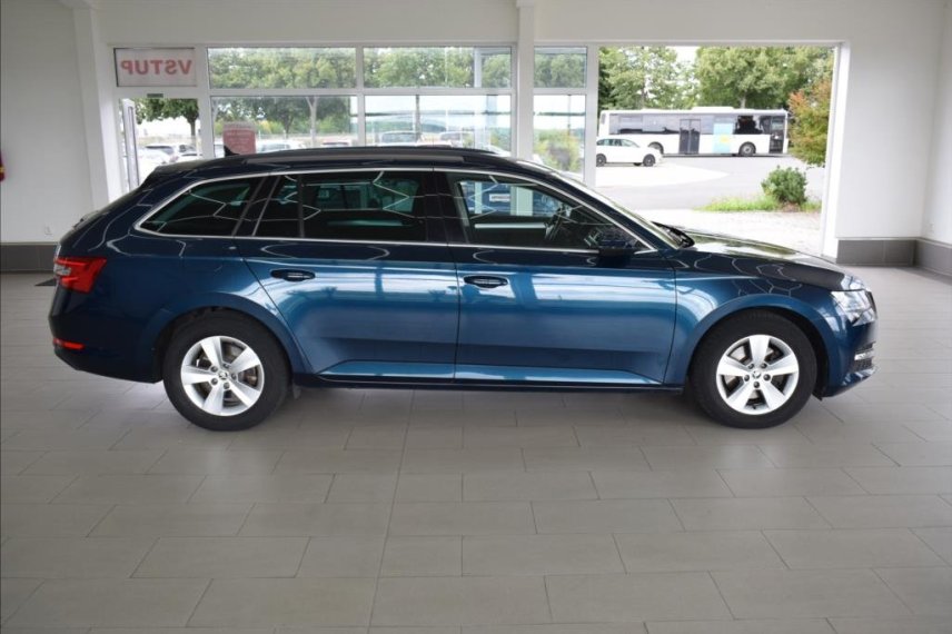 Škoda Superb galerie