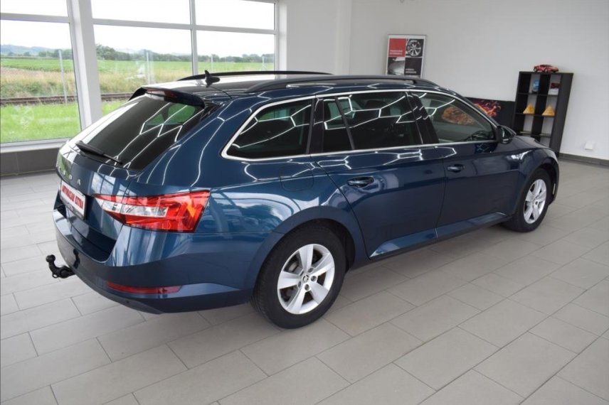 Škoda Superb galerie