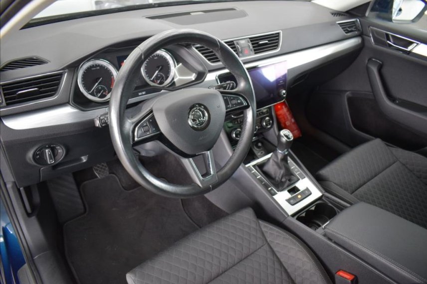 Škoda Superb galerie