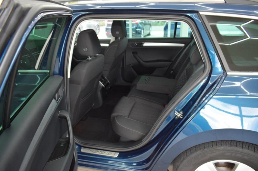 Škoda Superb galerie