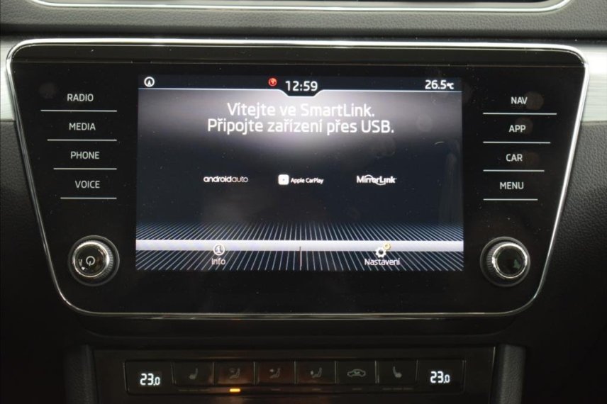 Škoda Superb galerie