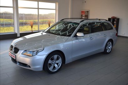 BMW Řada 5 3,0 530XD, xen,navi,servis,