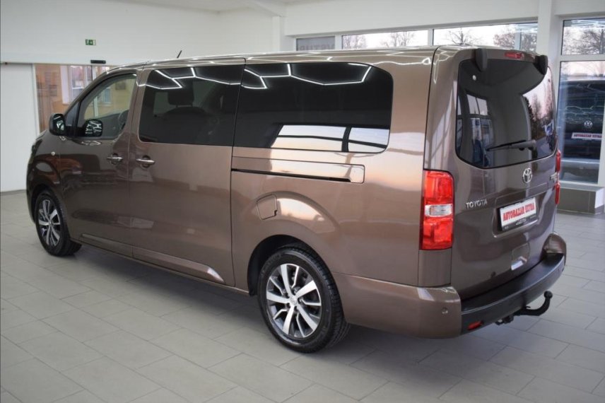 Toyota ProAce Verso galerie