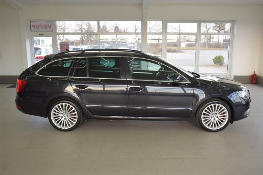 Škoda Superb galerie