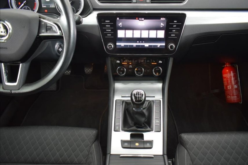 Škoda Superb galerie
