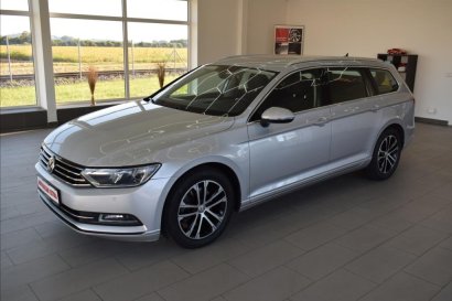 Volkswagen Passat 2,0 TDi, DSG,B8,NAVI,ACC,tažné
