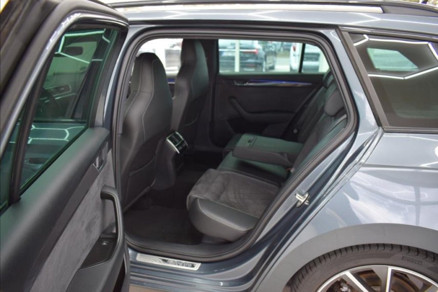 Škoda Superb galerie