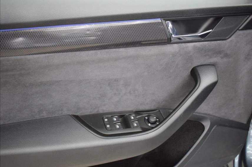 Škoda Superb galerie