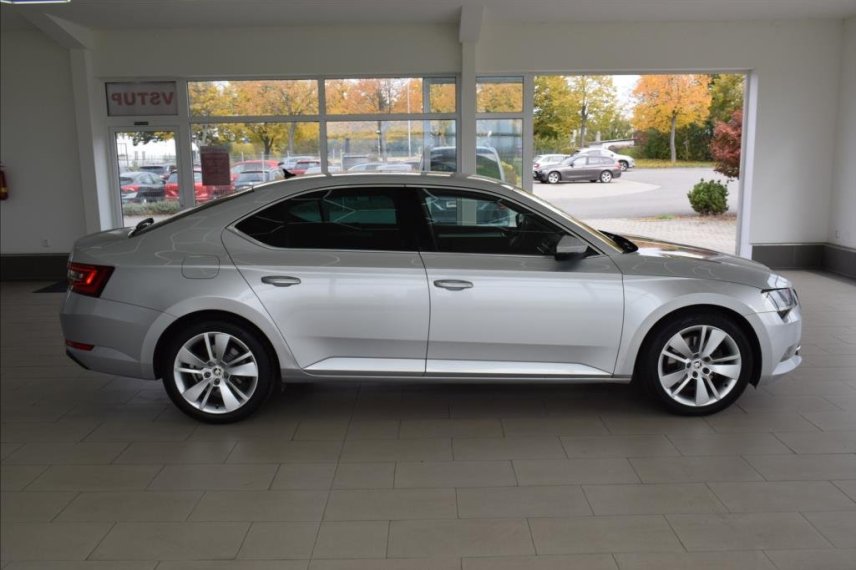 Škoda Superb galerie