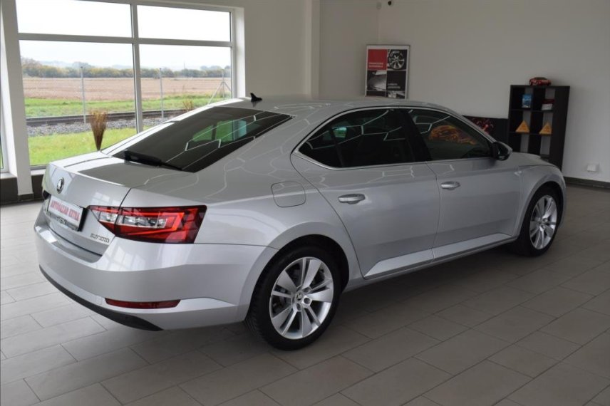 Škoda Superb galerie