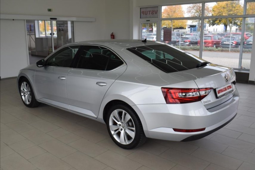 Škoda Superb galerie