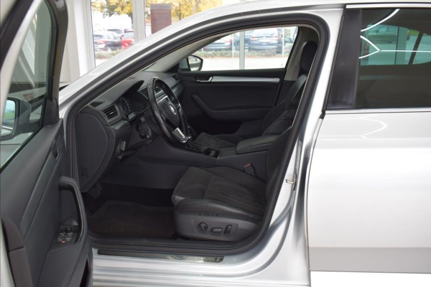 Škoda Superb galerie