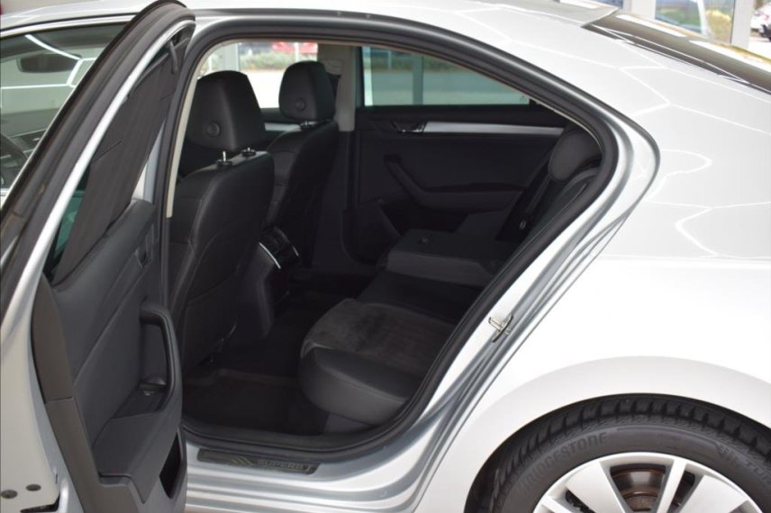 Škoda Superb galerie