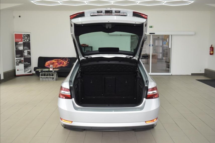 Škoda Superb galerie