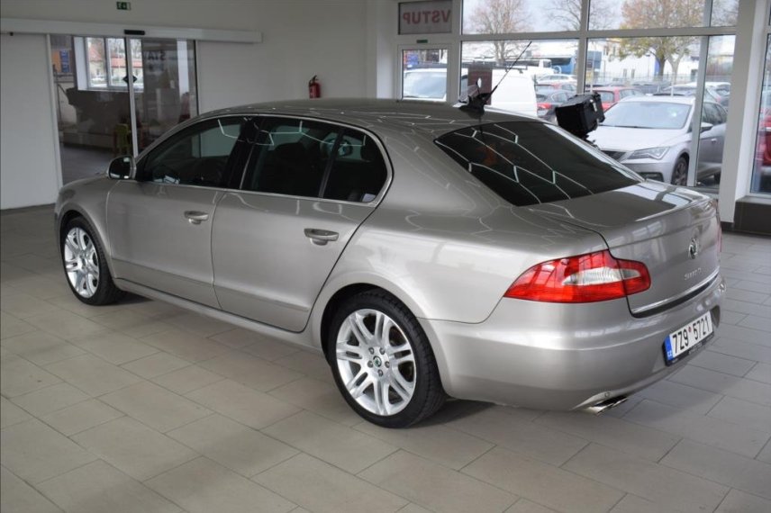 Škoda Superb galerie