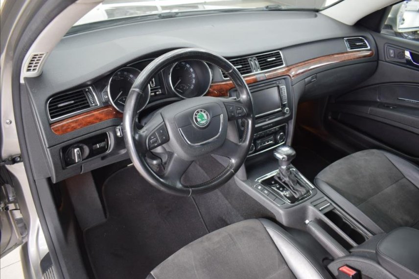 Škoda Superb galerie