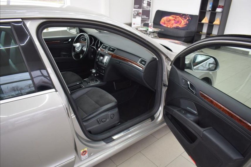 Škoda Superb galerie