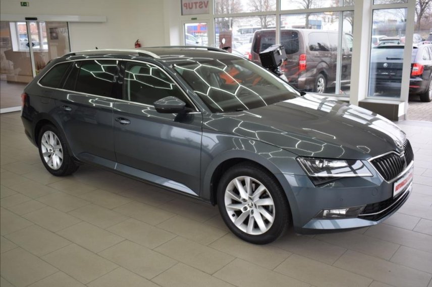Škoda Superb galerie