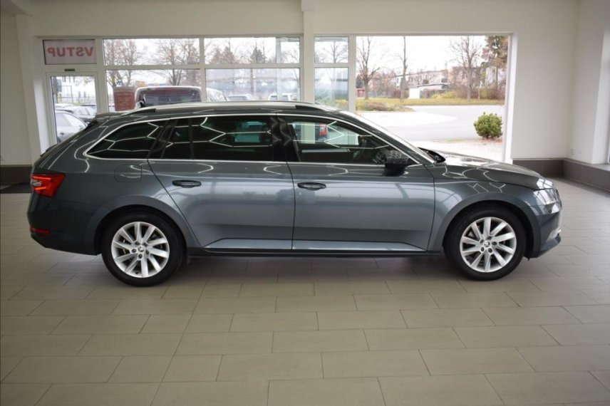 Škoda Superb galerie
