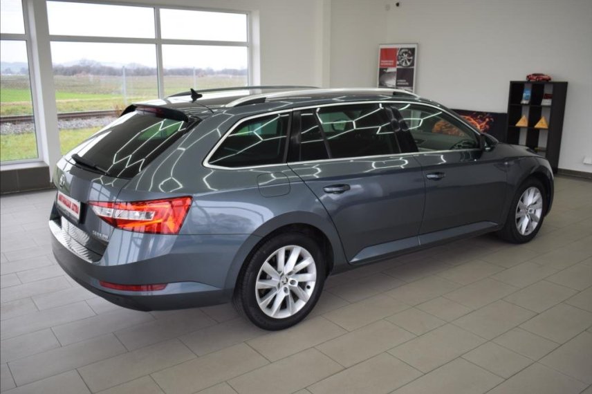 Škoda Superb galerie