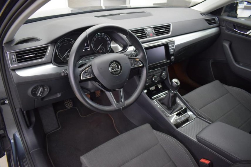 Škoda Superb galerie