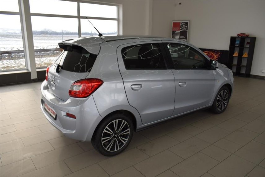 Mitsubishi Space Star galerie