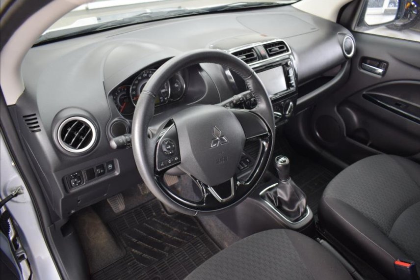 Mitsubishi Space Star galerie