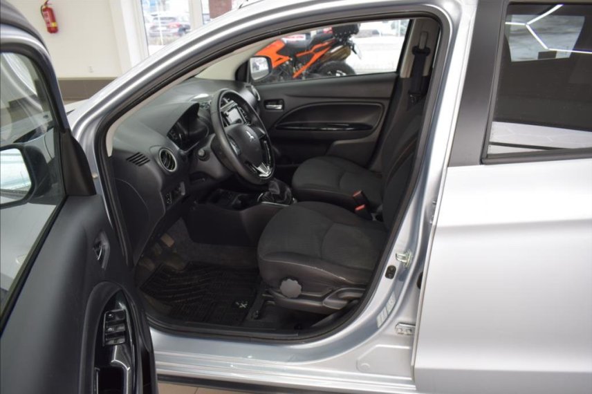 Mitsubishi Space Star galerie