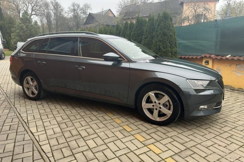 Škoda Superb galerie