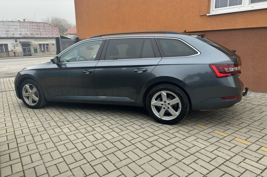 Škoda Superb galerie