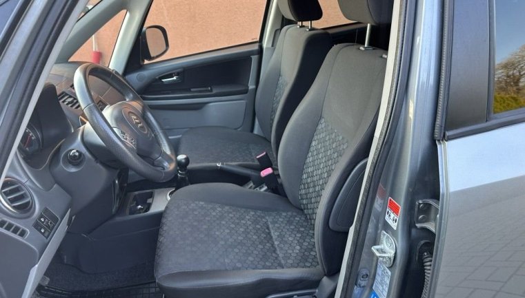 Suzuki SX4