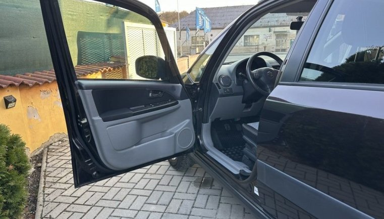 Suzuki SX4