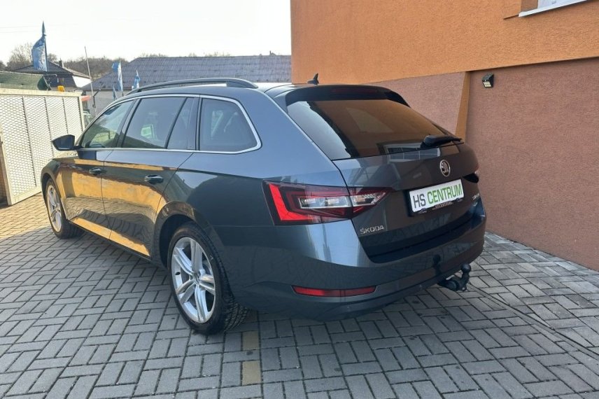 Škoda Superb galerie
