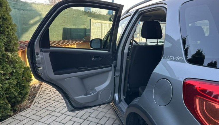 Suzuki SX4