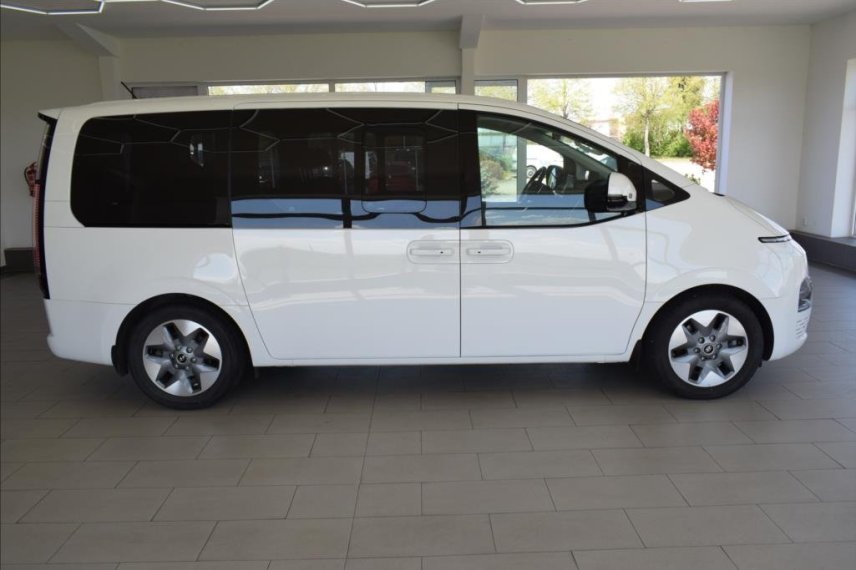 Hyundai Staria galerie