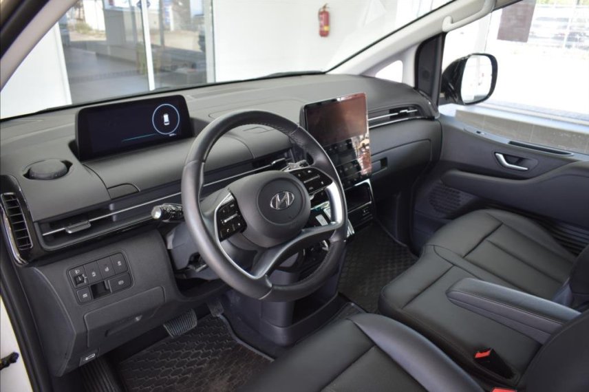 Hyundai Staria galerie