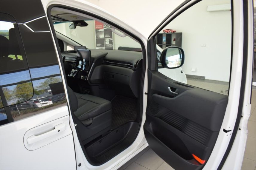 Hyundai Staria galerie