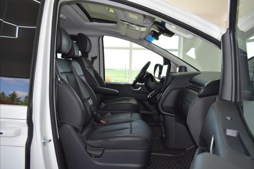 Hyundai Staria galerie