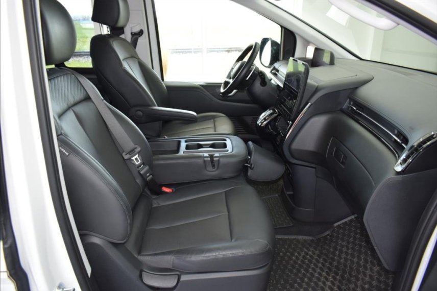 Hyundai Staria galerie