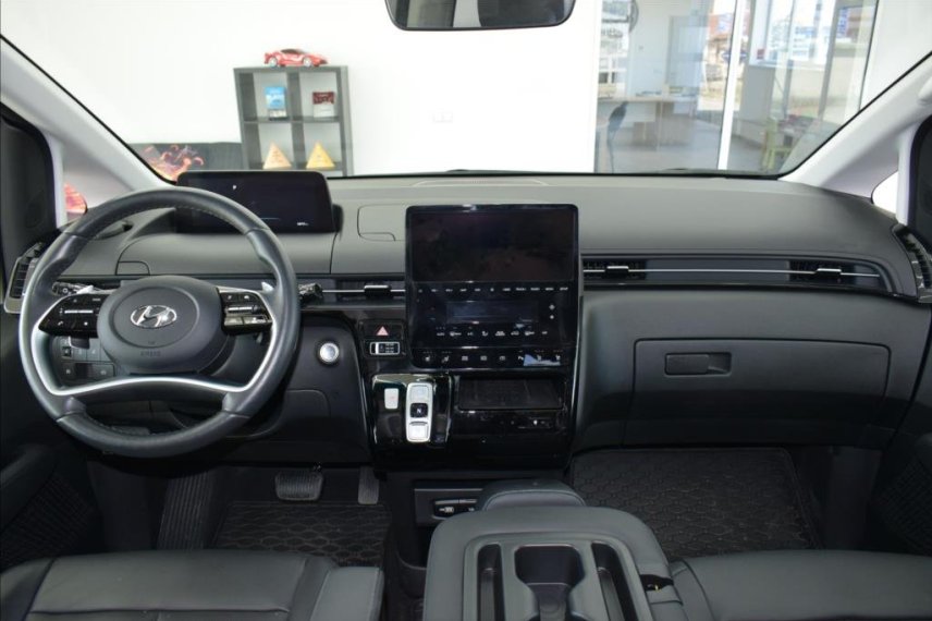 Hyundai Staria galerie