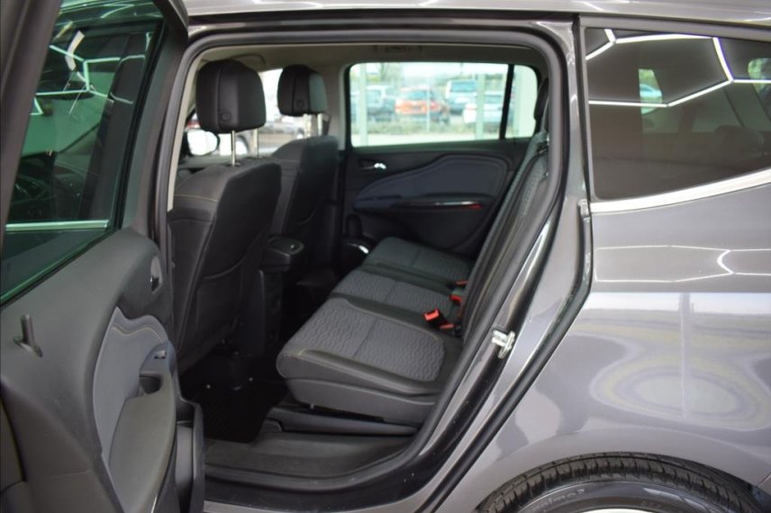 Opel Zafira galerie