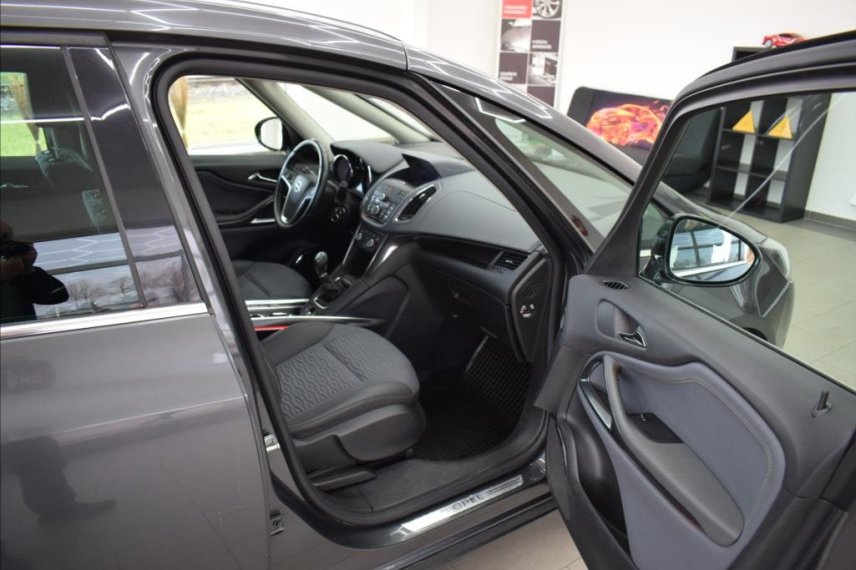 Opel Zafira galerie