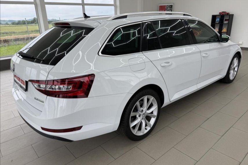 Škoda Superb galerie