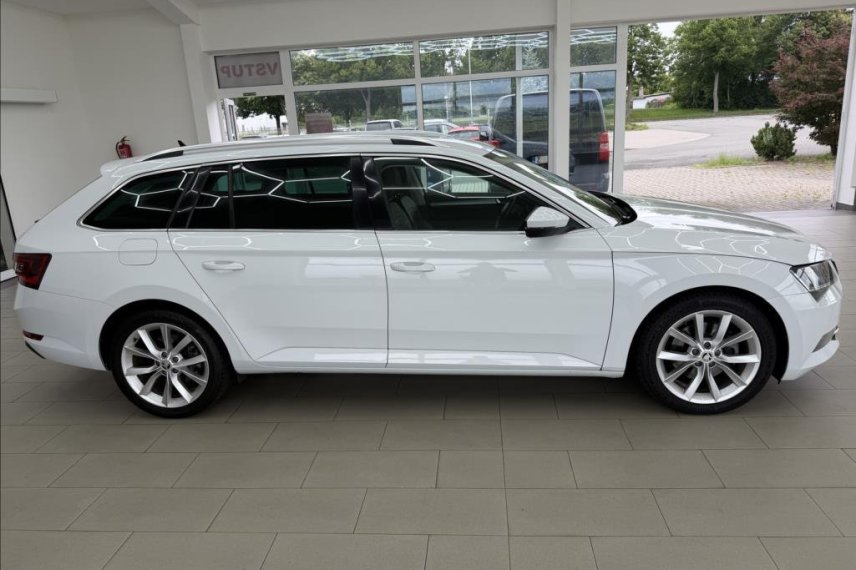 Škoda Superb galerie