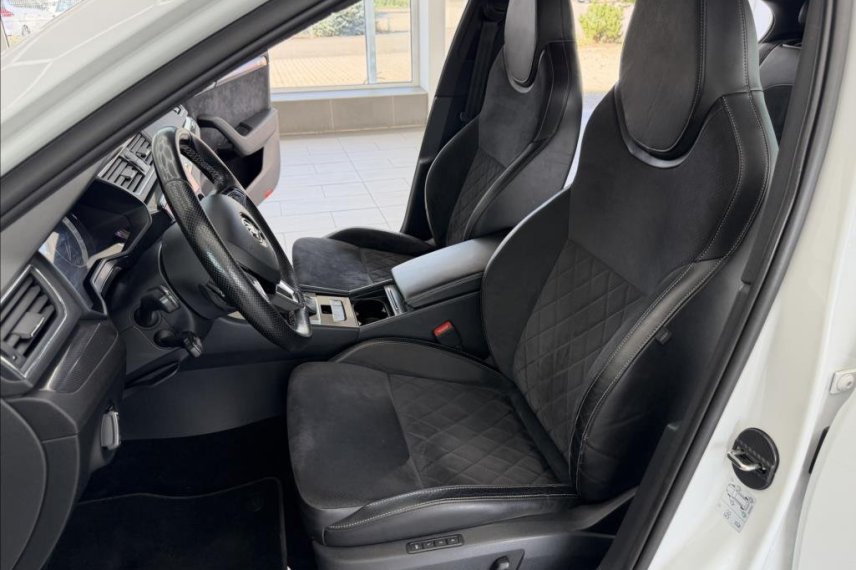 Škoda Superb galerie