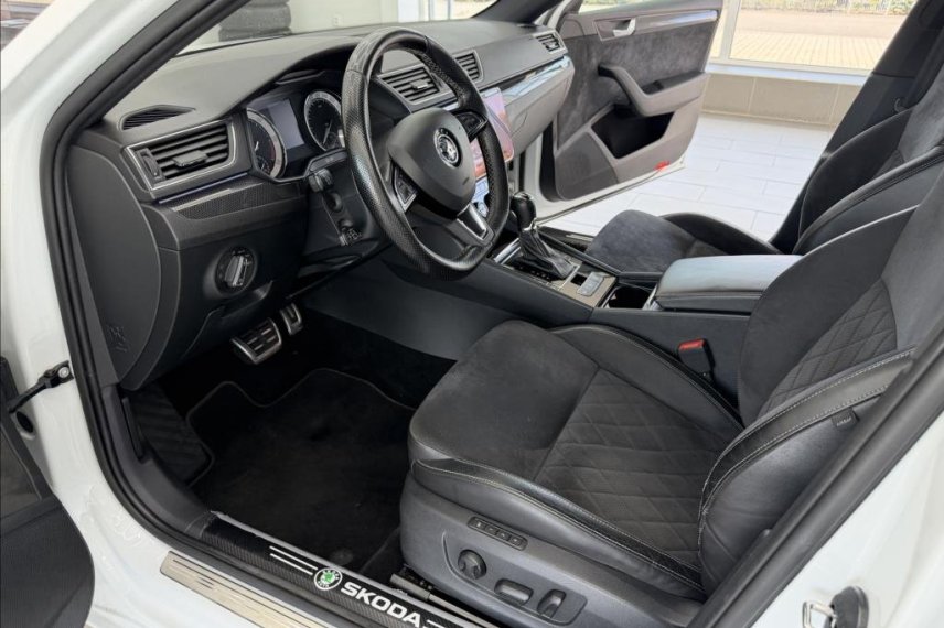 Škoda Superb galerie