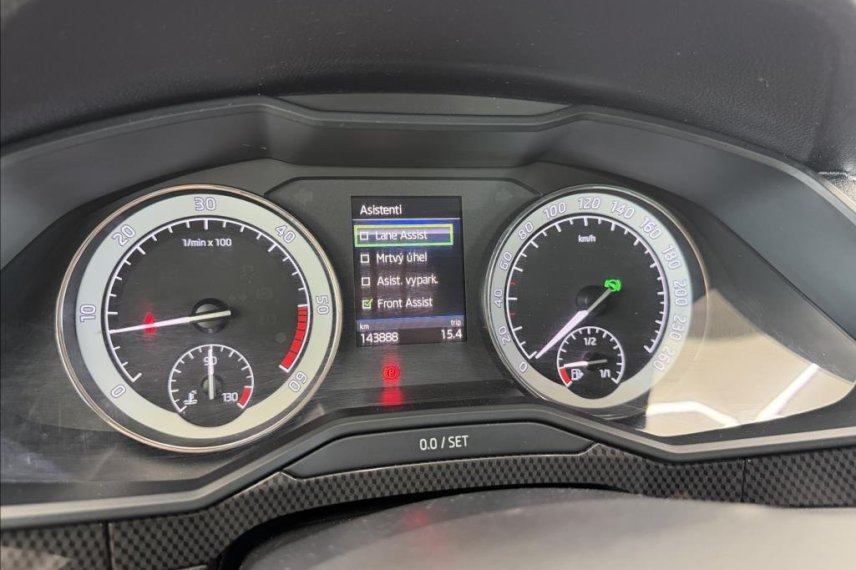 Škoda Superb galerie