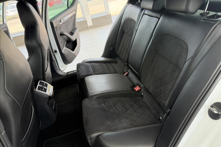 Škoda Superb galerie