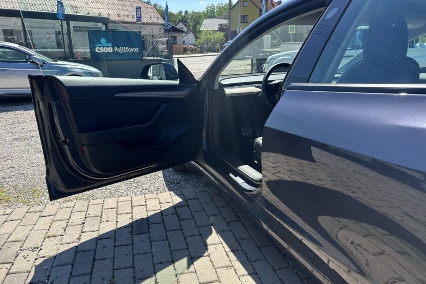 Tesla Model 3 galerie