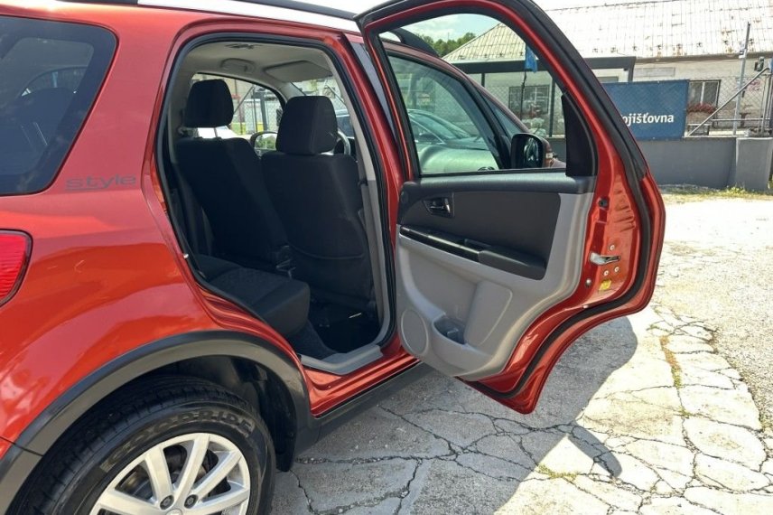 Suzuki SX4 galerie